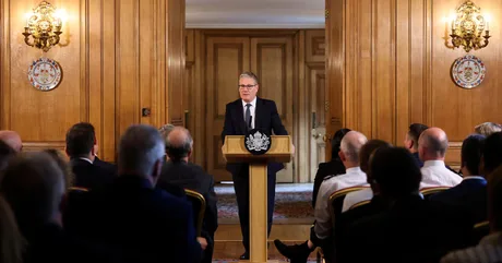 Keir Starmer susține un discurs despre relațiile cu Europa.