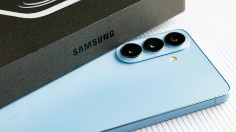 Samsung Galaxy S26 promite actualizări software până în 2033, oferind suport extins utilizatorilor.