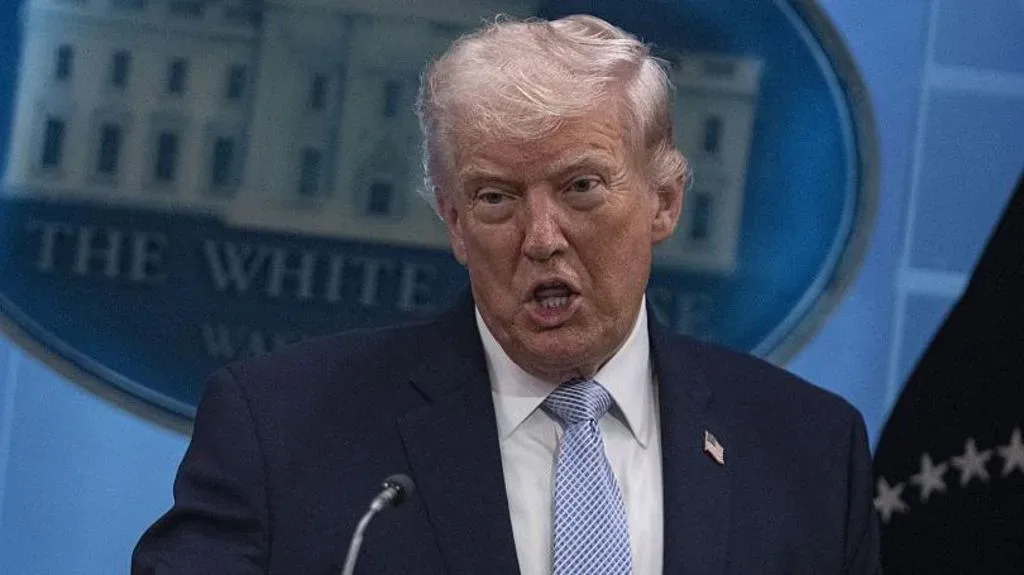 Donald Trump discutând despre suspendarea atacurilor asupra Iranului.