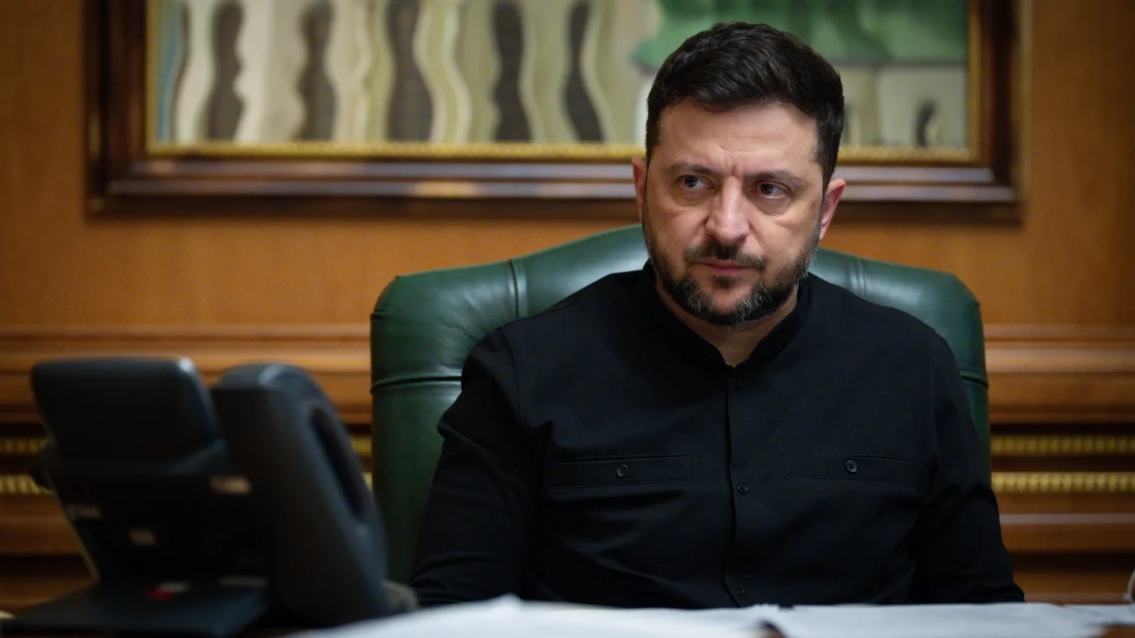 Zelenski discută despre amenințările rusești și necesitatea de a se adăposti.