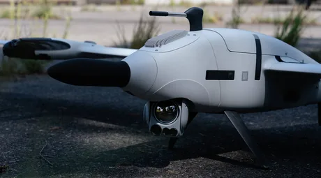 Sistem anti-dronă modern, pregătit pentru utilizare în România.
