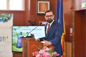 Directorul AFIR discută despre investițiile în horticultură la un eveniment dedicat sectorului.