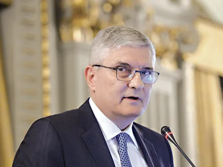 Daniel Dăianu discută despre provocările economice ale României în contextul actual.