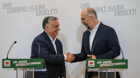 Kelemen Hunor și Viktor Orbán la un miting electoral în Debrețin.