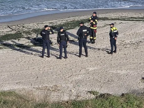 Autoritățile investighează fragmente de dronă pe plaja din Tuzla.