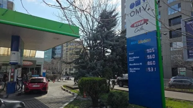 Prețuri variate la carburanți în marile orașe din România.