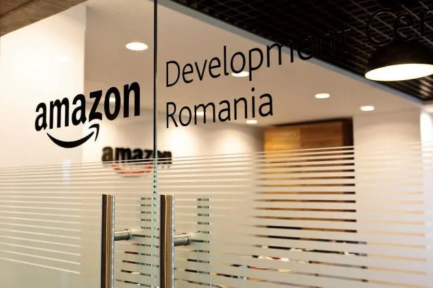 Birou modern al centrului de dezvoltare Amazon din Iași.