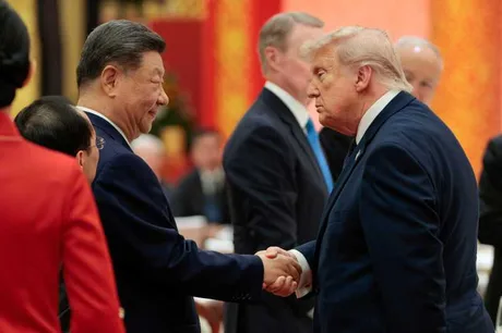 Donald Trump și Xi Jinping la o întâlnire diplomatică importantă.
