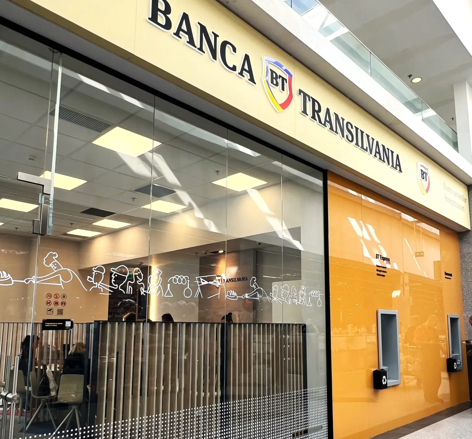 Sediul Băncii Transilvania, un simbol al finanțării în România.