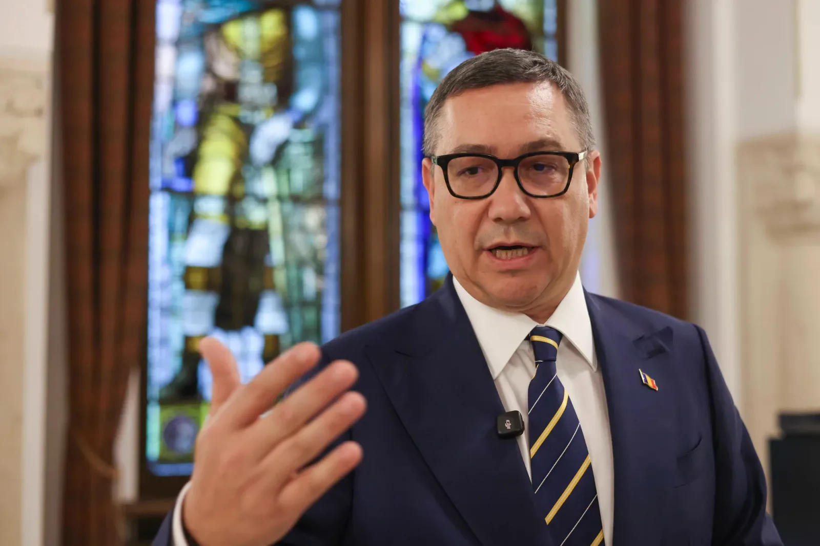 Victor Ponta discută despre independența României față de influențele externe.
