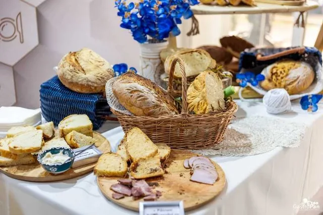 Selecție de pâini artizanale prezentate la GastroPan 2026.