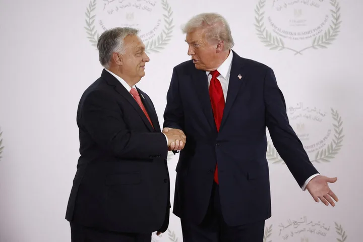 Donald Trump și Viktor Orbán la conferința conservatorilor din Budapesta.