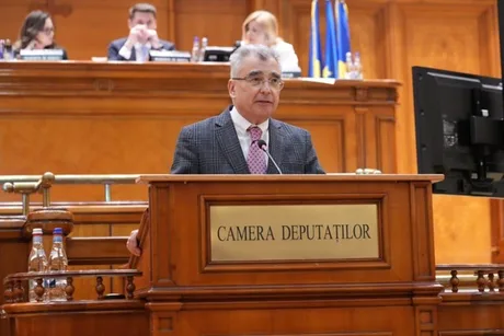 Petrișor Peiu discută despre politica economică și impactul asupra leului.