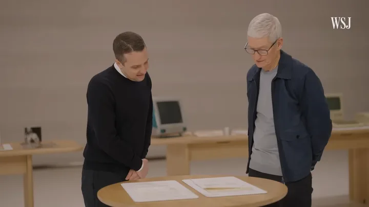Tim Cook discută despre prototipuri rare de iPod și iPhone.