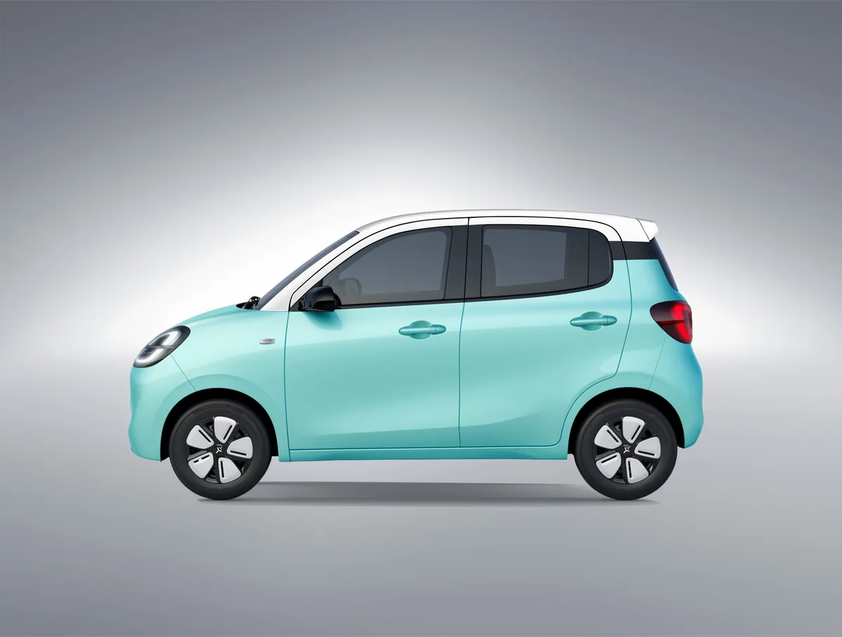 Profilul lateral al modelului 4City, compact și elegant.