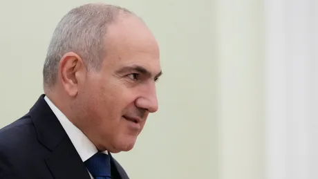 Nikol Pașinian, premierul Armeniei, în timpul unei conferințe importante.