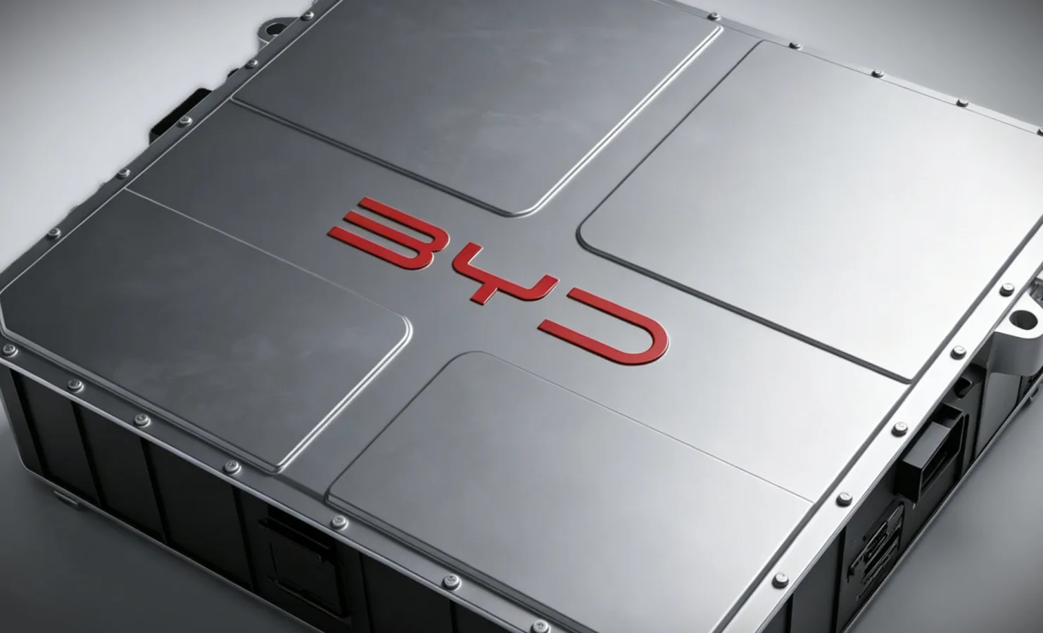 Baterie electrică BYD cu design modern și logo distinctiv.