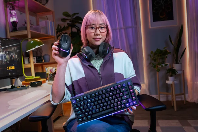 Tastatura G512 X și mouse-ul Logitech G într-un mediu de joc.