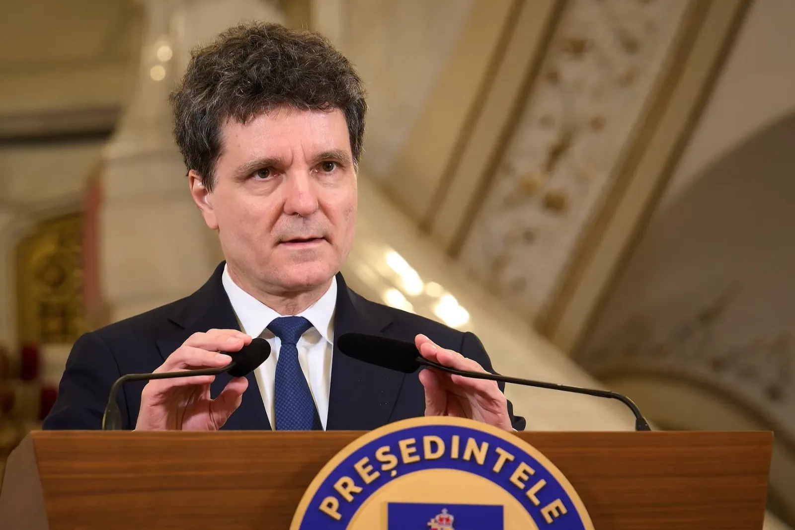 Nicușor Dan discută despre bilanțul economic al României în Uniunea Europeană.