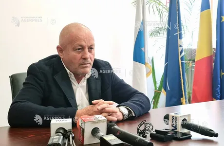 Deputatul Neagu discutând despre schimbările politice recente.