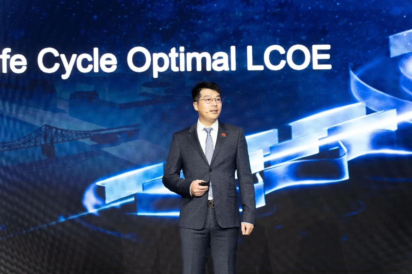 Prezentare a platformei FusionSolar 9.0 pentru energie solară eficientă.