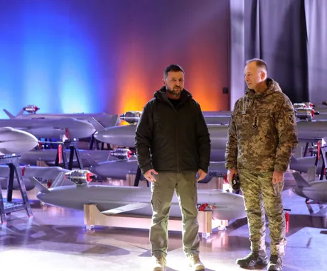 Întâlnire între lideri militari ucraineni în contextul intensificării luptelor.