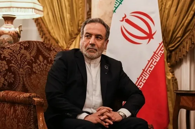 Abbas Araghchi discutând despre inițiativele de pace ale Iranului.