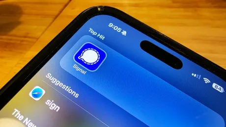 Aplicația Signal pe un telefon mobil, evidențiind preocupările de securitate.