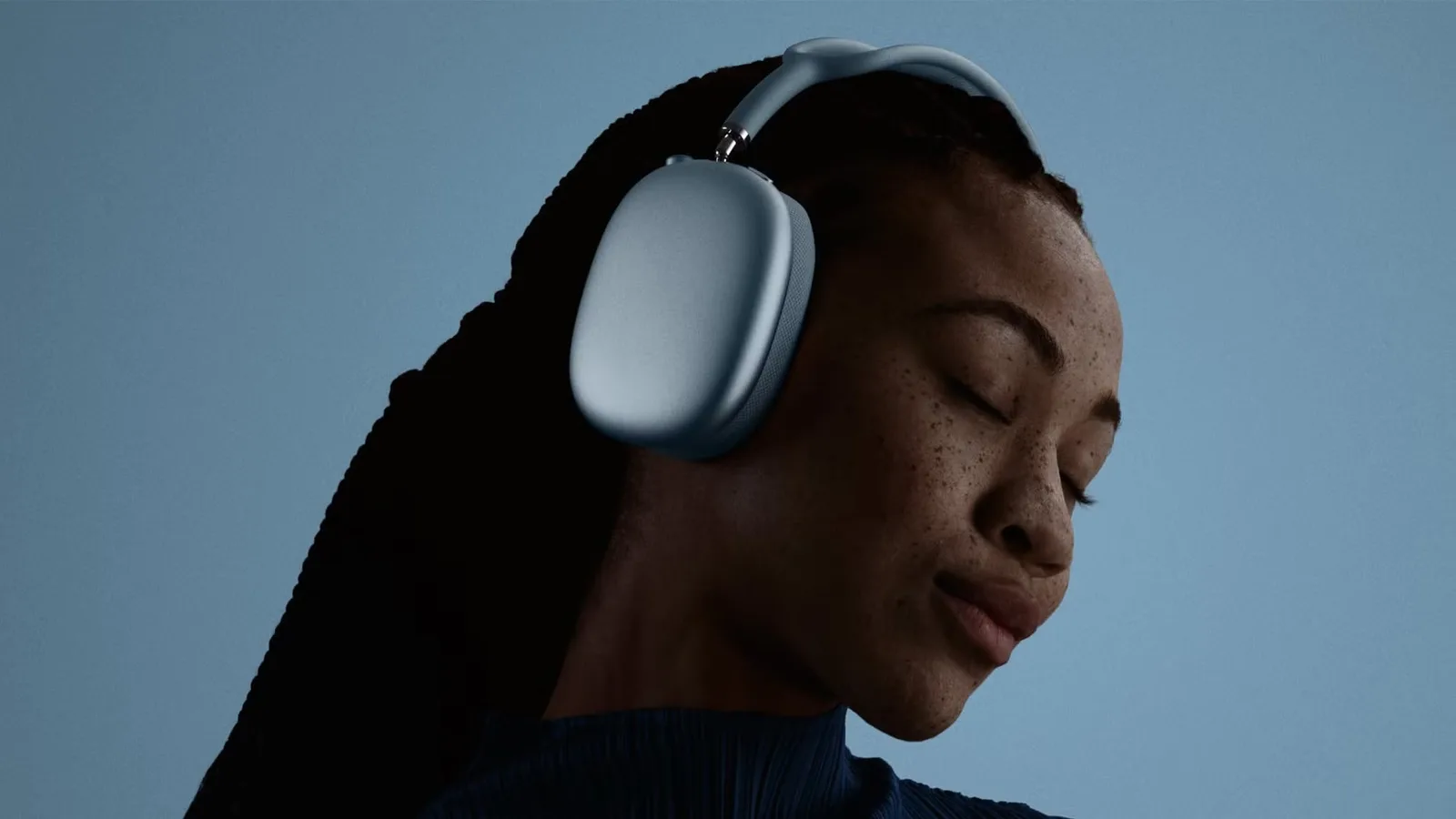 Căști Apple AirPods Max 2 cu design elegant și funcții avansate de audio.