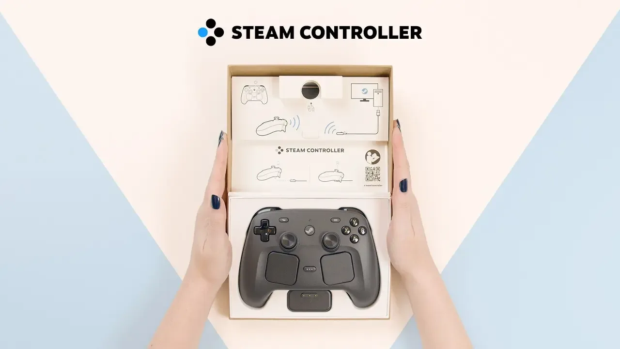 Un controller Steam este prezentat într-o cutie elegantă, pregătit pentru utilizare.