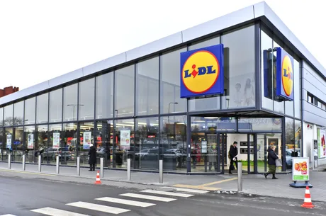Nou magazin Lidl, parte din expansiunea rețelei în România, cu un design modern și eficiență energetică.