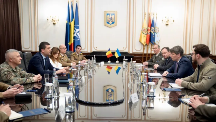 Întrevedere între oficiali români și ucraineni despre producția de drone.
