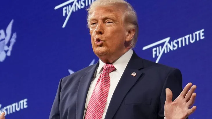 Donald Trump vorbește despre o posibilă acțiune militară împotriva Cubei.