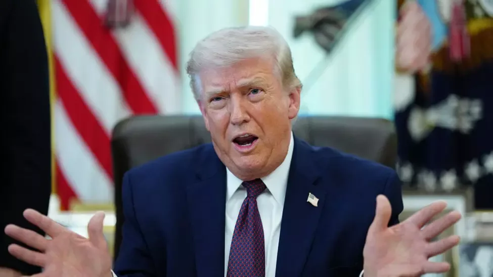 Donald Trump discutând despre relațiile internaționale și amenințările la adresa Iranului.