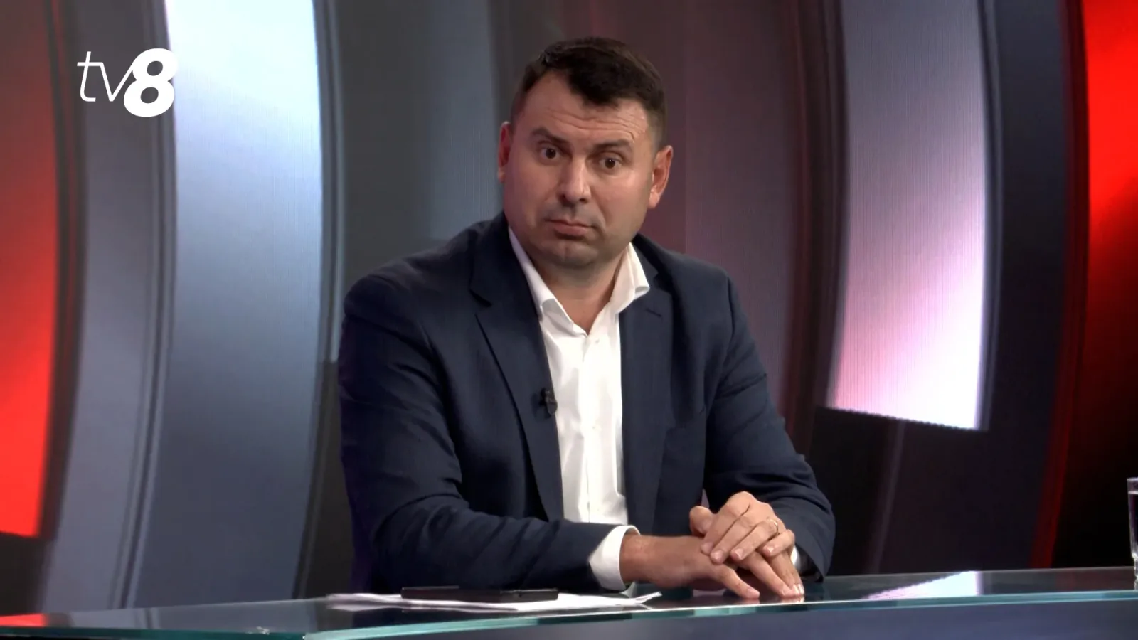 Deputatul Vasile Costiuc discută despre referendum pentru unirea cu România.