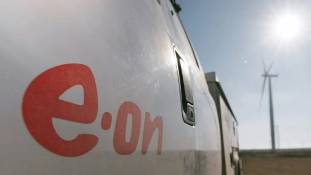 Logo E.ON pe un vehicul, simbolizând expansiunea în Marea Britanie.
