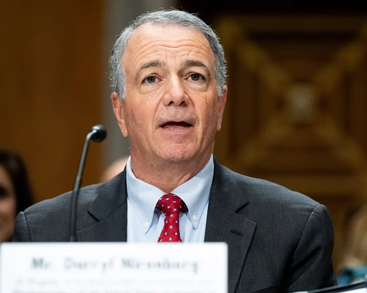 Ambasadorul SUA discută despre parteneriatul economic cu România.