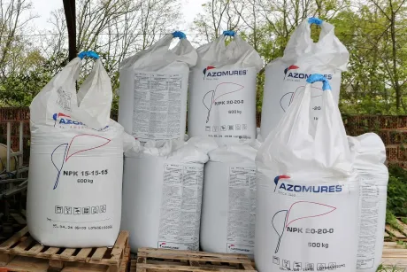 Îngrășăminte epuizate în stocuri, fermierii se confruntă cu dificultăți.