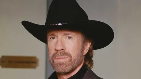 Chuck Norris, un simbol al artei marțiale și actorie, a lăsat o moștenire durabilă.
