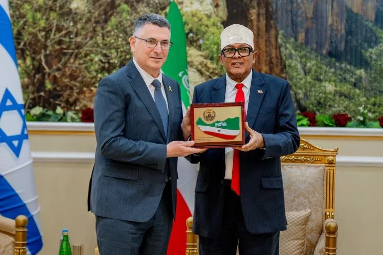 Oficiali din Somaliland discutând despre cooperarea cu SUA și Israel.