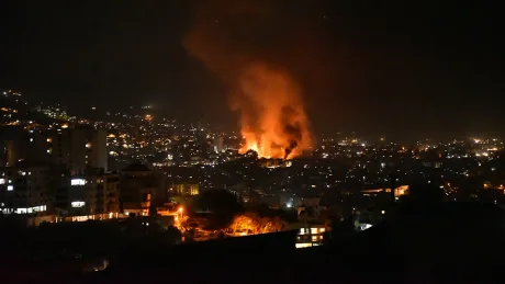 O explozie puternică luminează cerul nopții lângă Ierusalim, stârnind panică în rândul locuitorilor.