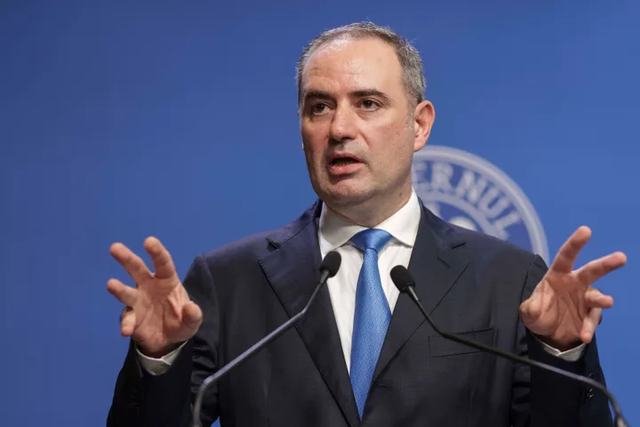 Alexandru Nazare discută despre impactul instabilității politice asupra economiei României.