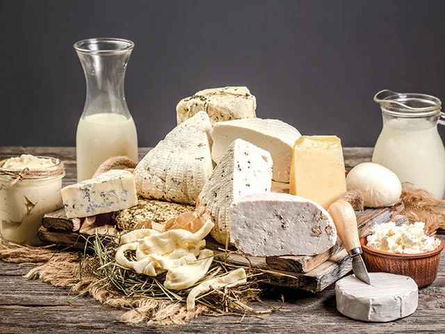 Diversitate de brânzeturi românești, pregătite pentru export în China.