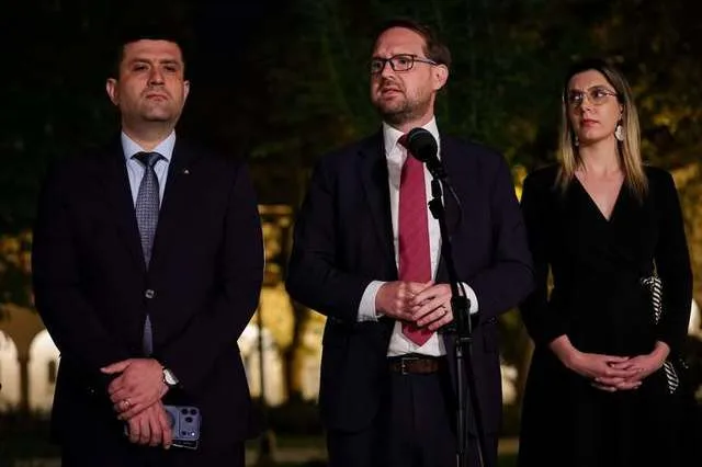 dominic fritz, guvernul romaniei, motiune de cenzura - copertă