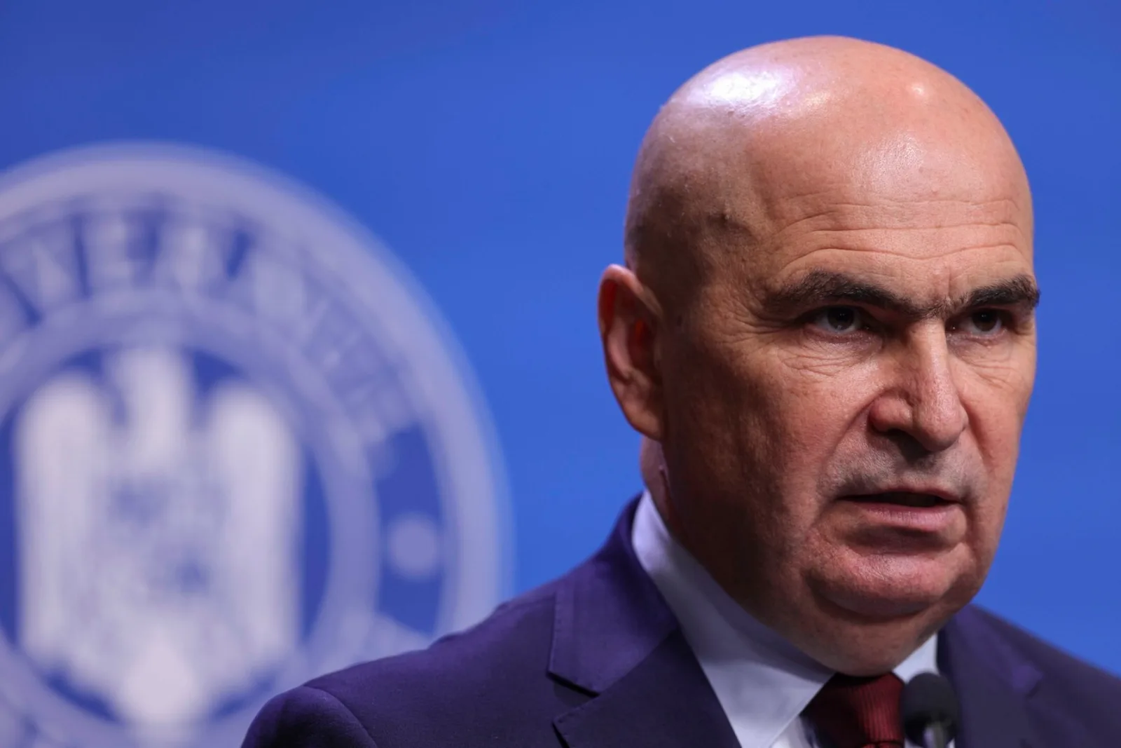 Premierul discută despre impozitarea muncii și taxe fiscale.