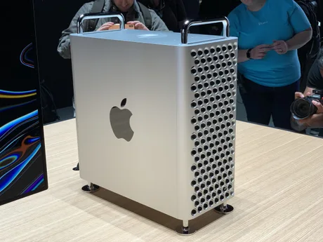 Mac Pro, desktop profesional, retras de pe site-ul Apple.