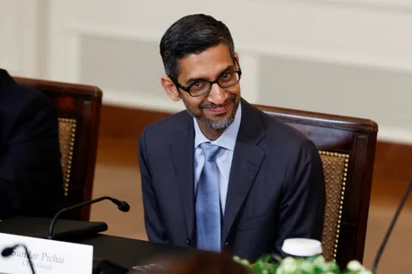 Sundar Pichai discutând despre viitorul investițiilor în tehnologie.