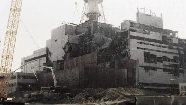 Construcția unui reactor nuclear în condiții de siguranță și eficiență energetică.