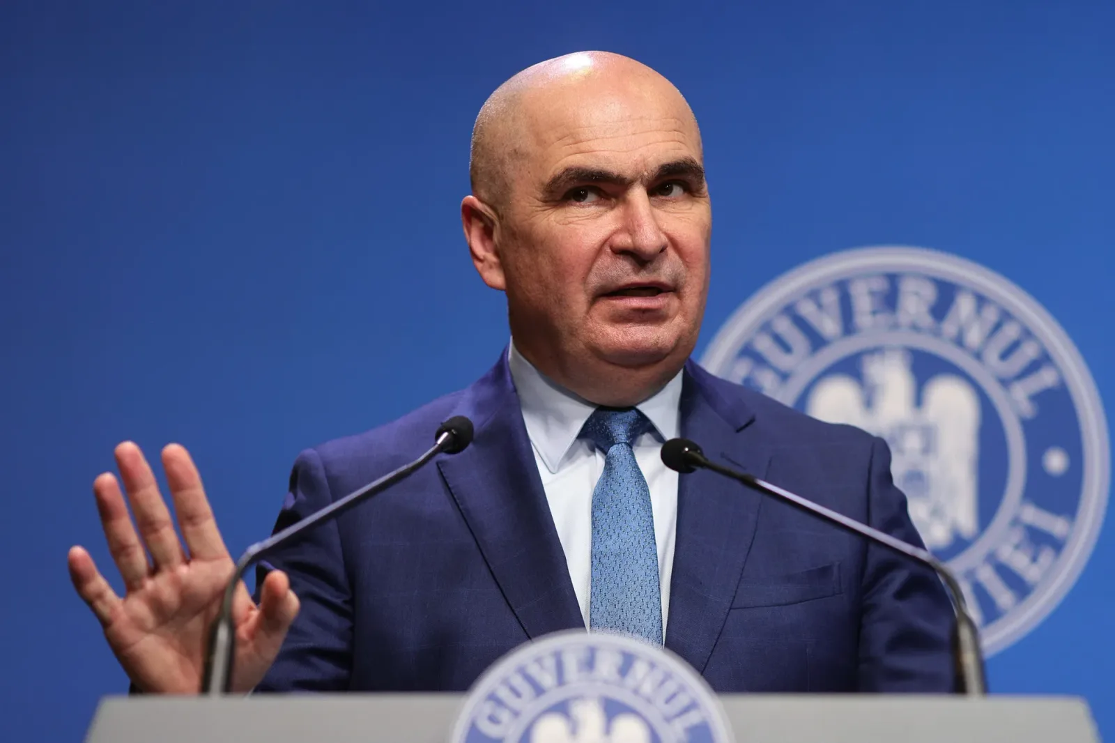 Ilie Bolojan explică transparența achizițiilor militare în programul SAFE.