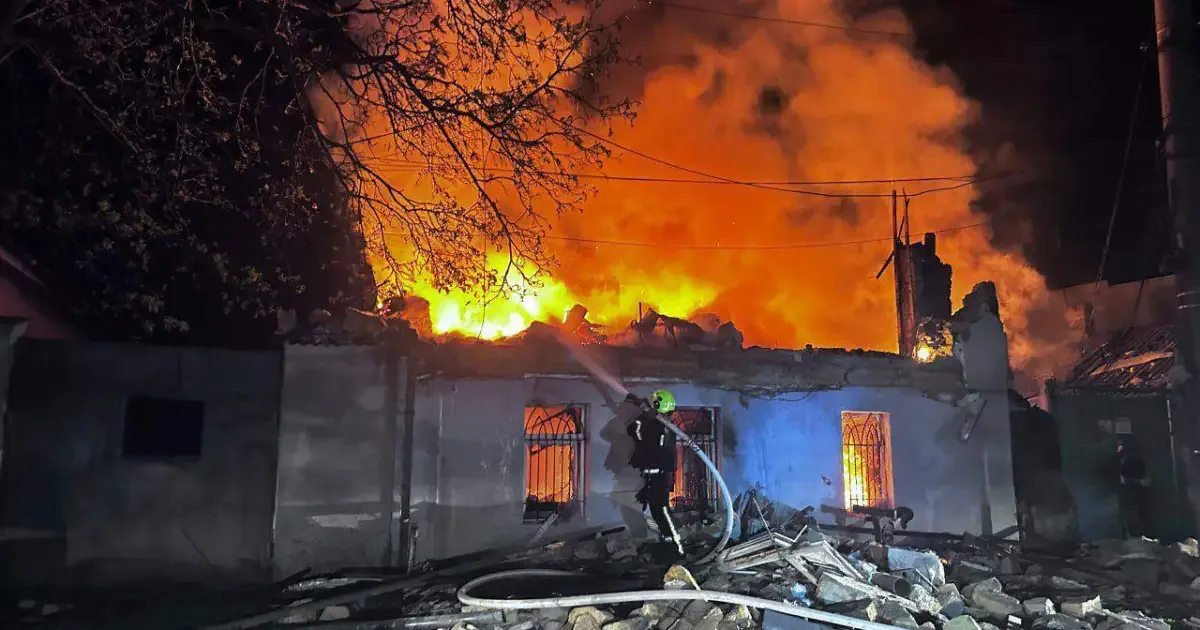 Foc și distrugere în urma conflictului din Ucraina.